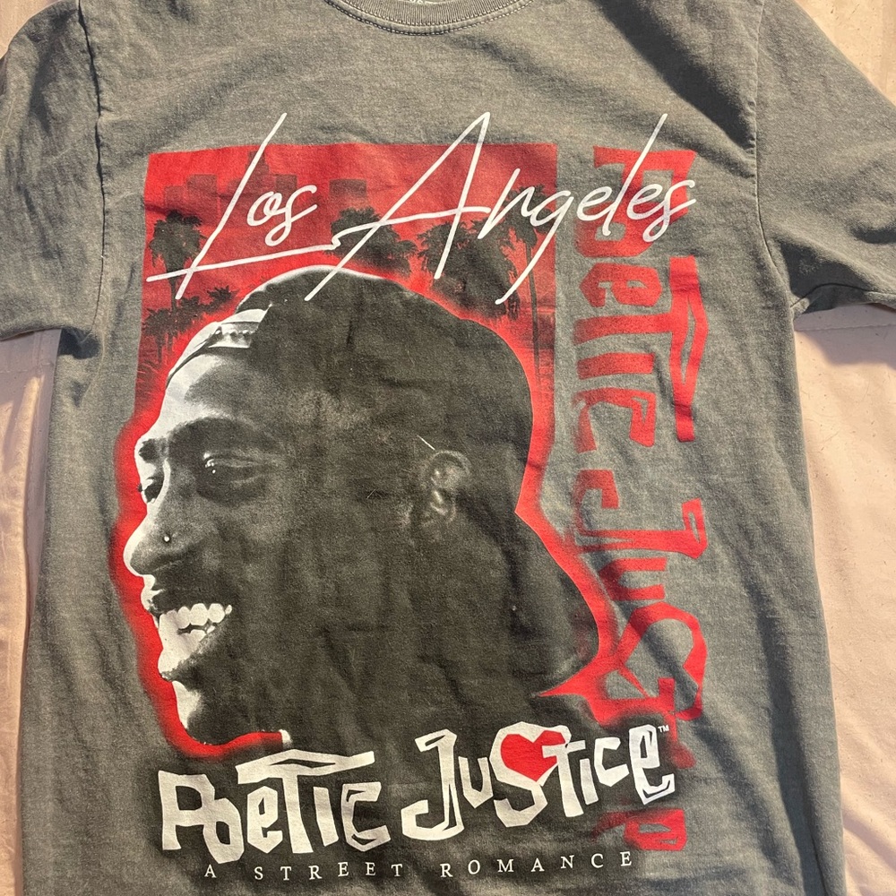 graphic tee
